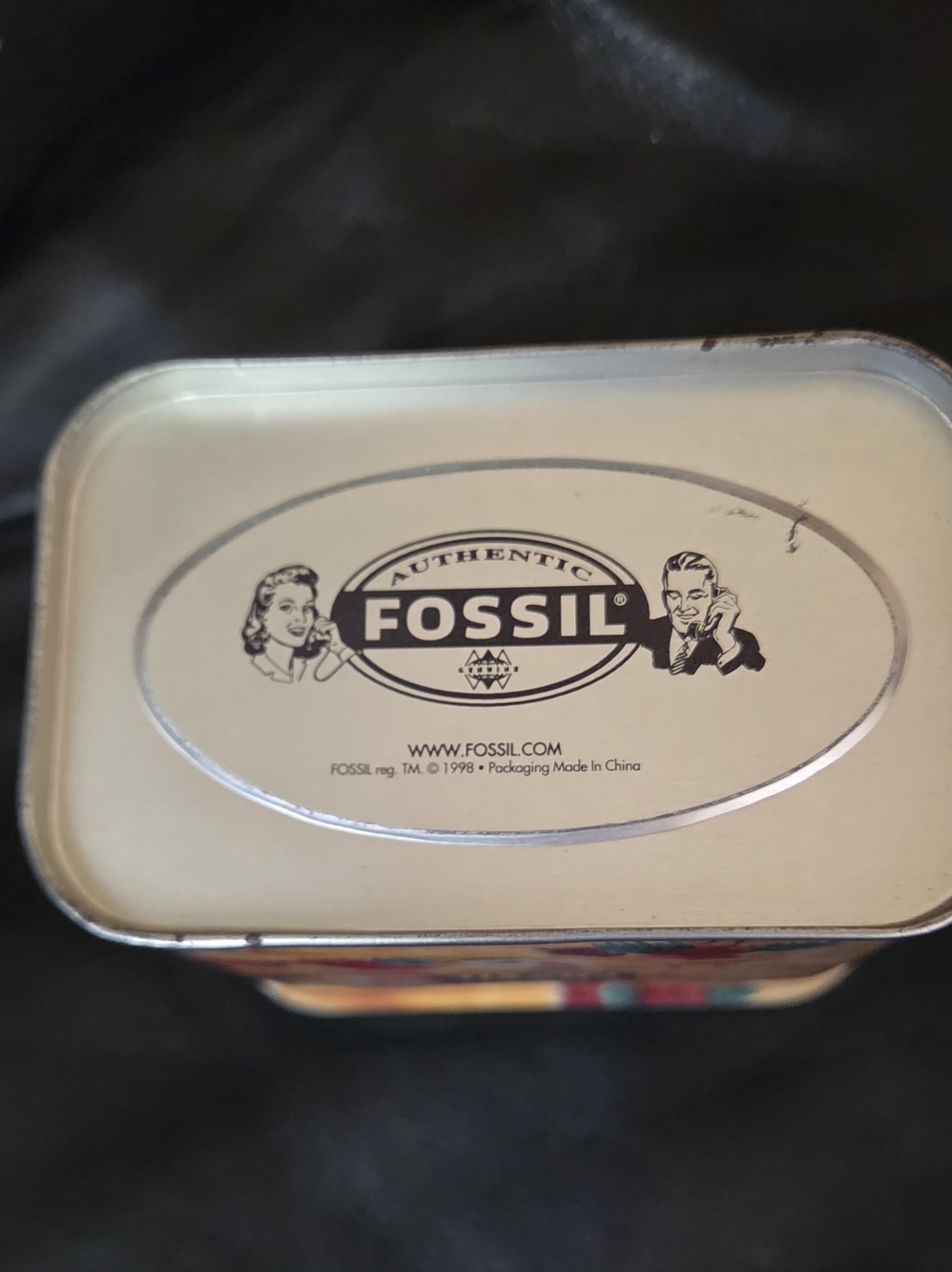 Fossil Tropical Pattern Watch Tin in Yellow, Red, Teal 3.5"×4" - Picture 2 of 5